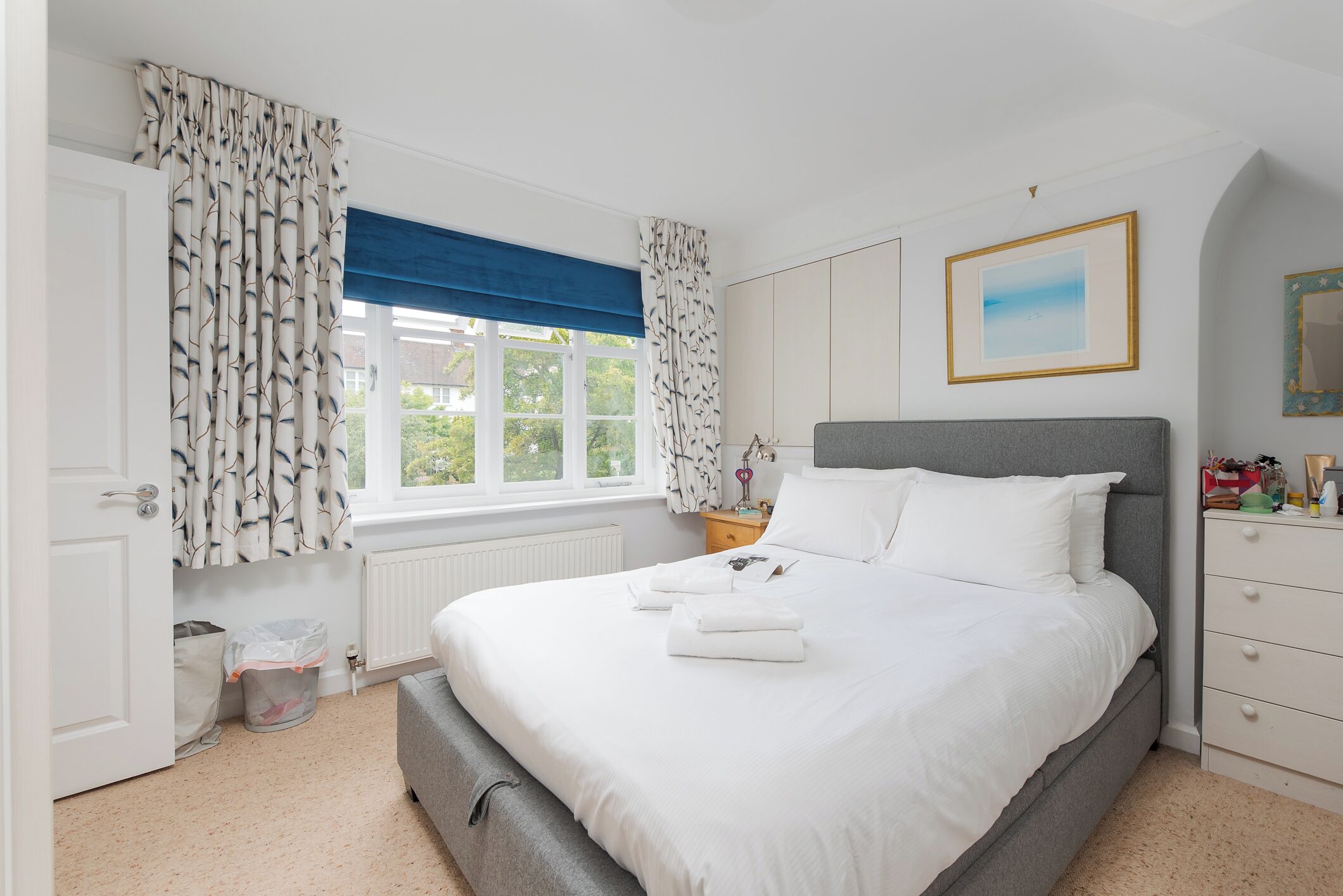 4 bedrooms, premium bedding, desk, laptop workspace