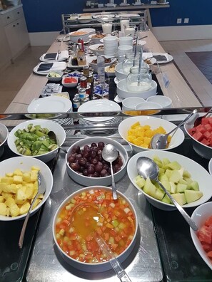 Free daily buffet breakfast 