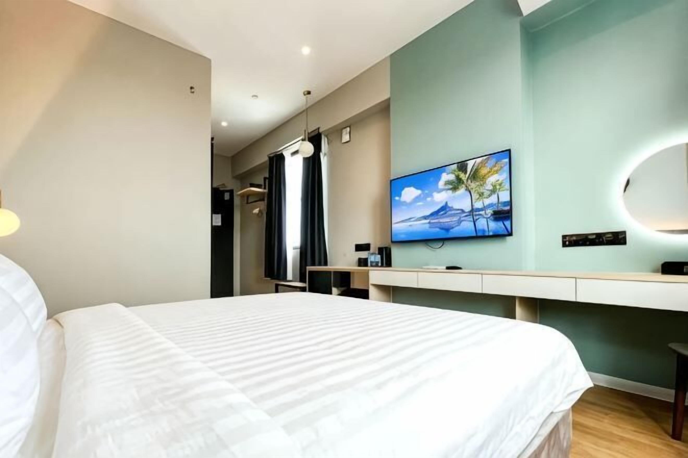 In-room safe, blackout drapes, iron/ironing board, free WiFi