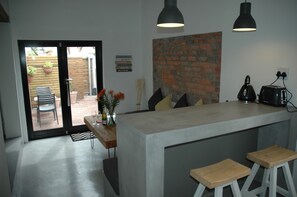 Dining - Adams Place Beautiful Apartment In Table View (Cape Town)