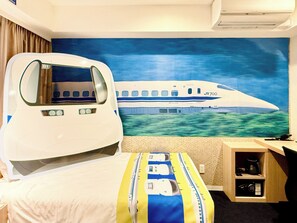 Quarto duplo, para não fumantes (Shinkansen Collaboration, Twin) | Escrivaninha, espaço de trabalho para notebook, Wi-Fi de cortesia
