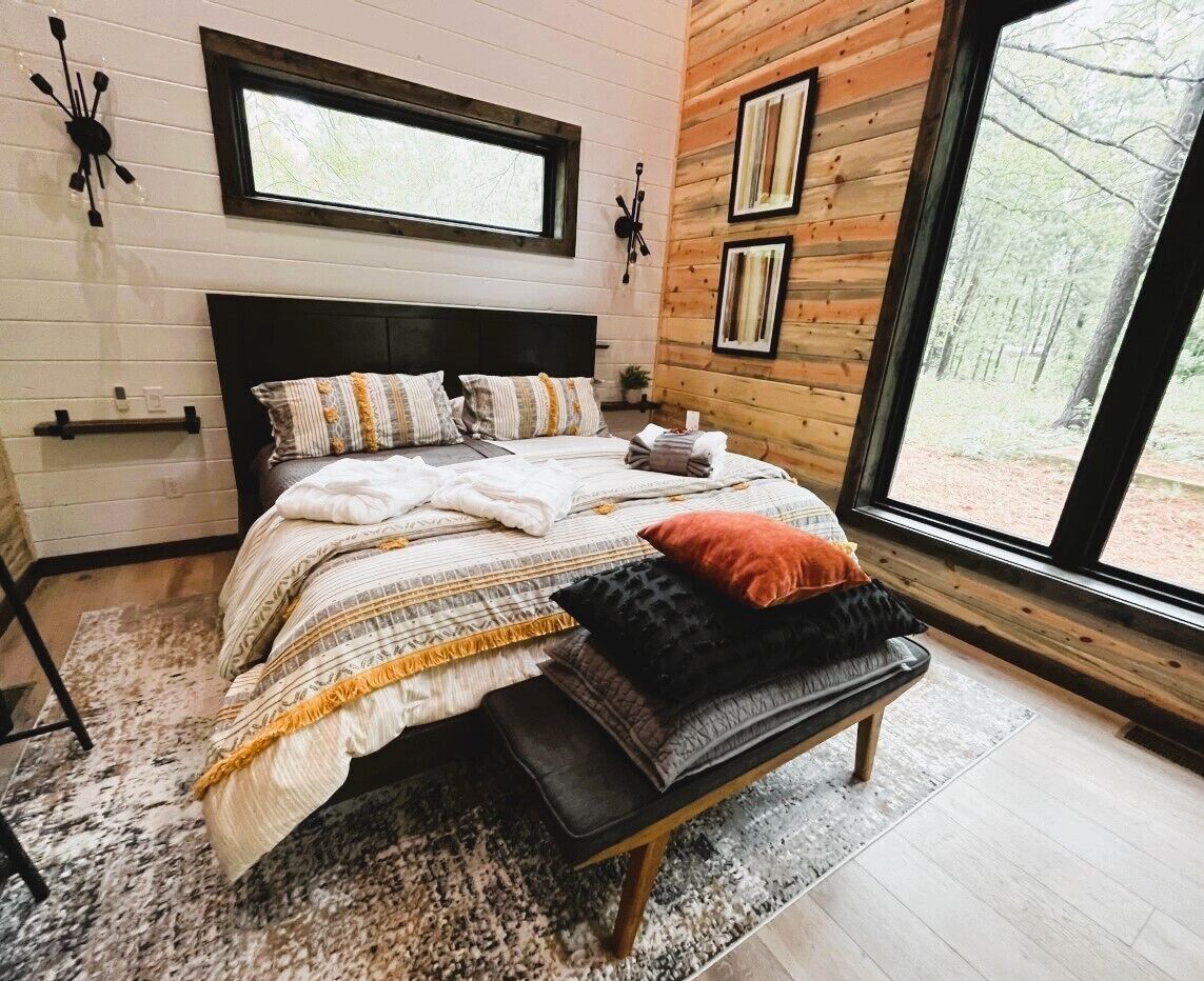 1 bedroom, iron/ironing board, internet, bed sheets