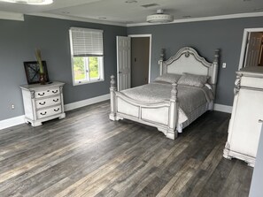 3 bedrooms, iron/ironing board, travel crib, free WiFi