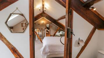 4 habitaciones, decoración personalizada y muebles diferentes