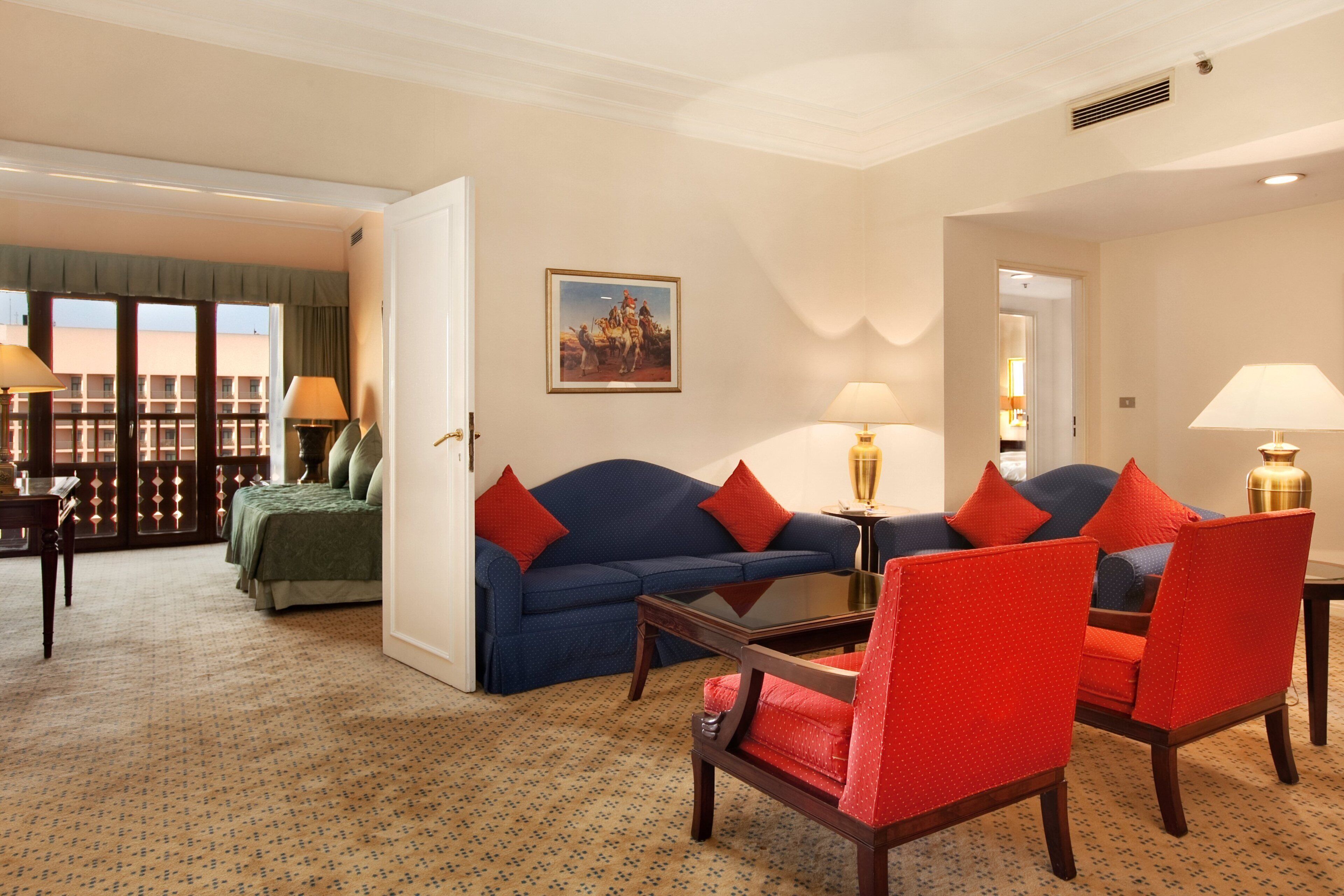 In-room safe, laptop workspace, blackout drapes, iron/ironing board