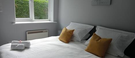 Apartment | 2 bedrooms, iron/ironing board, travel crib, WiFi (free)