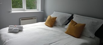 Beautiful and Secluded ,detached Garden Apartment