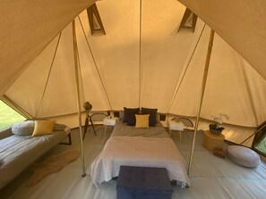 1 sovrum och sängkläder