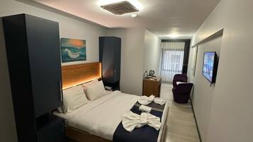 Deluxe Double Room | Egyptian cotton sheets, premium bedding, Select Comfort beds