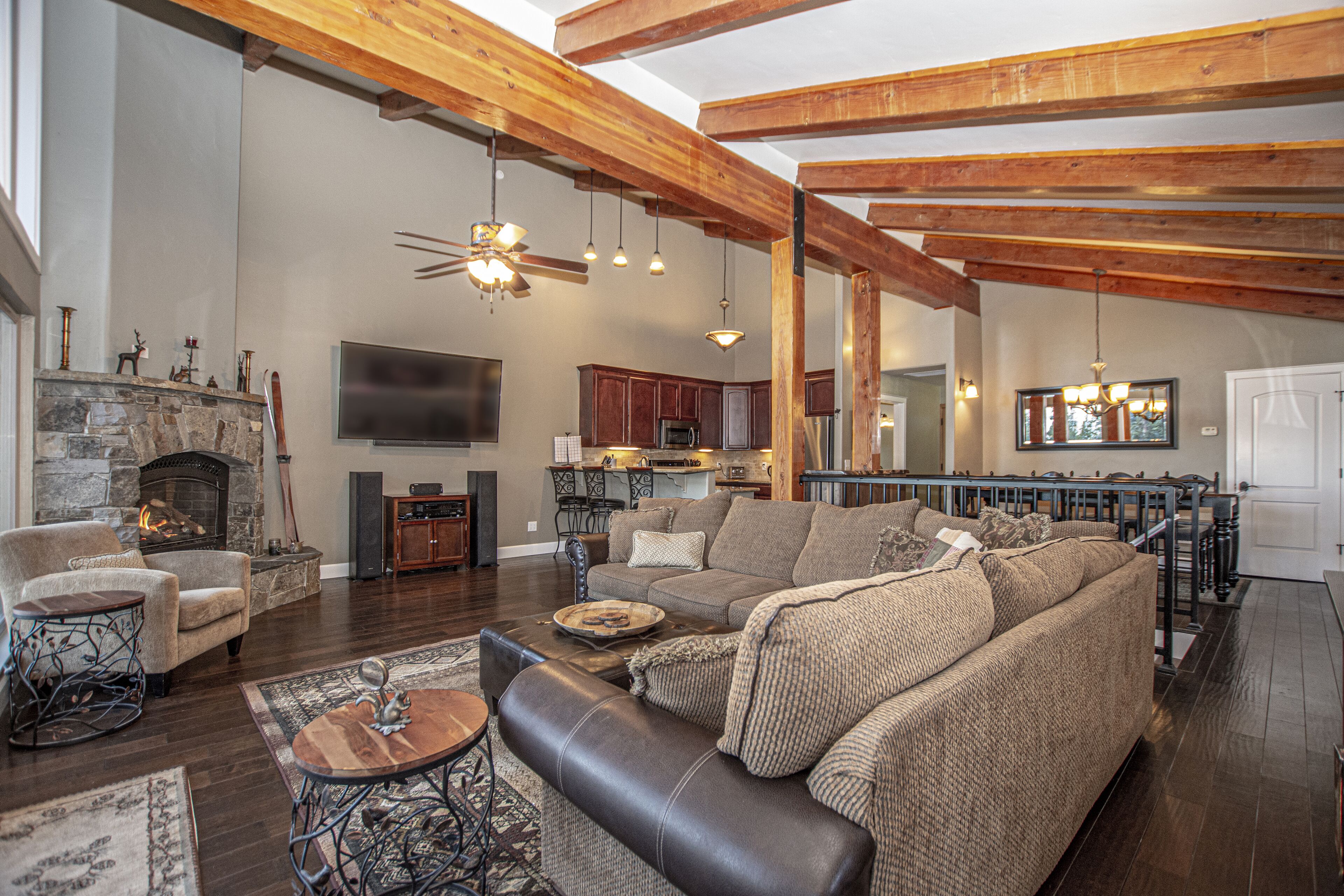 Weathertop: Lakeview 4 bedroom, 3.5 bathroom Tahoe Park HOA duplex home