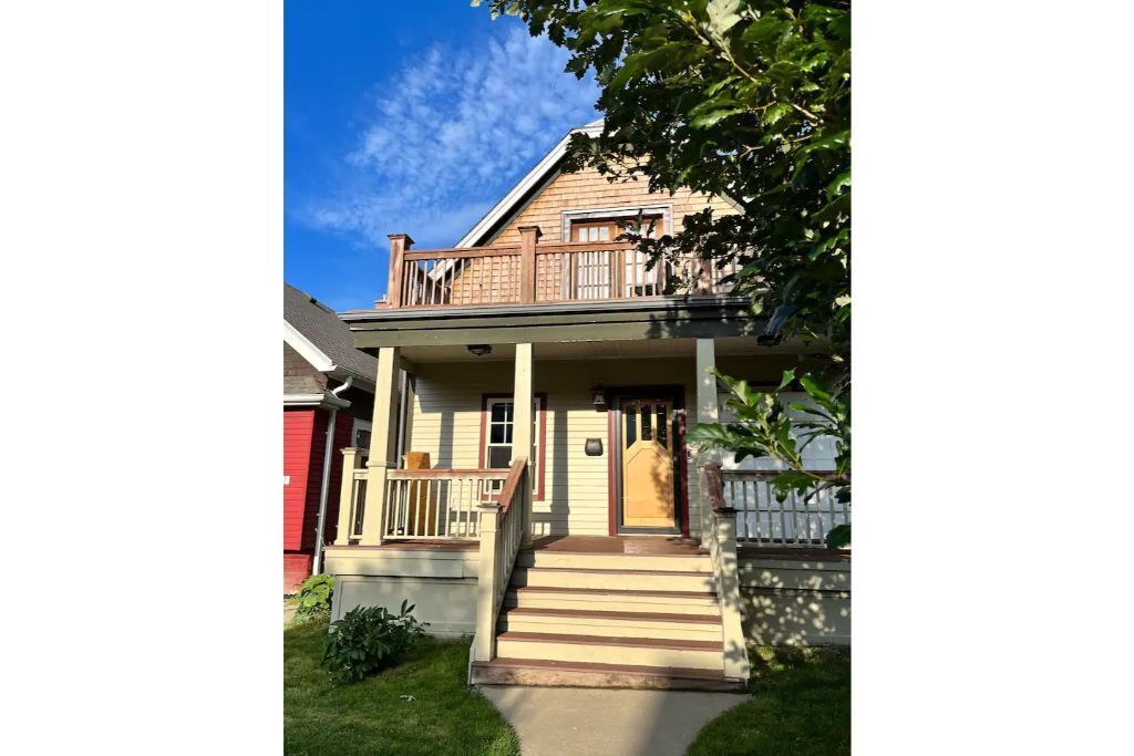 Bayview Jewel! 3 bdr, 2 bath powered by *Solar*