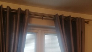 House, 1 Queen Bed | 1 bedroom, iron/ironing board, WiFi (free), bed sheets - Star2-bed House in Banbridge Near Game of Thrones (Banbridge)