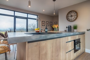 Private kitchen - Rachel's Farm Luxury Escapes With Hot Tubs (Stirling)