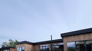 Panorama appartement, en-suite badkamer (Lodge C (3-bed)) | Tuin