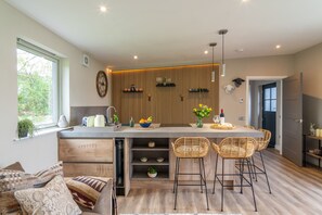 Premier Apartment, Ensuite (Lodge A (2-bed)) | Lounge - Rachel's Farm Luxury Escapes With Hot Tubs (Stirling)