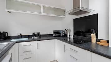 Superior House, Private Bathroom | Shared kitchen