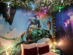 6 Schlafzimmer, Schreibtisch, Bügeleisen/Bügelbrett, Reisekinderbett