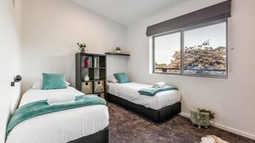 4 bedrooms, desk, travel crib, free WiFi