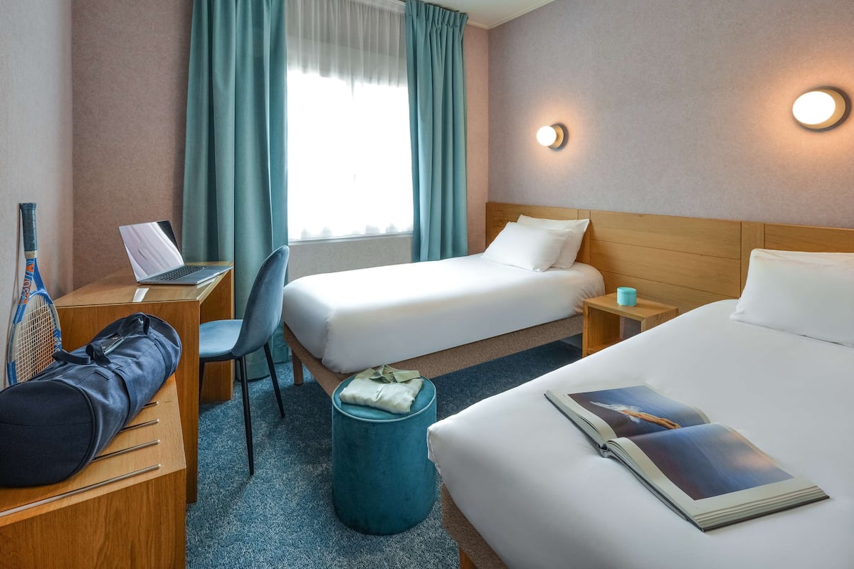 Standaard kamer, 2 eenpersoonsbedden, niet-roken | Luxe beddengoed, een bureau, verduisterende gordijnen