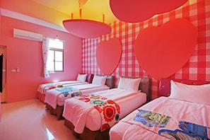 Comfort Quadruple Room | Free WiFi, bed sheets