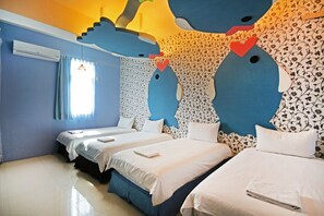 Comfort Quadruple Room | Free WiFi, bed sheets - Oscar Guesthouse (Taitung)