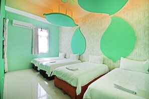 Comfort Quadruple Room | Free WiFi, bed sheets - Oscar Guesthouse (Taitung)