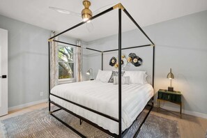 4 bedrooms, desk, iron/ironing board, travel cot