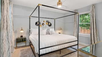 4 bedrooms, desk, iron/ironing board, travel crib