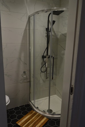 Douche, sèche-cheveux