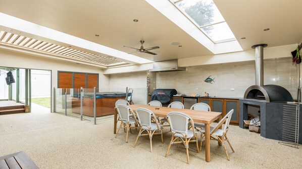 Dining - Seascape @ The Cape - Full Linen, Wifi & Pets on application. (Cape Paterson)