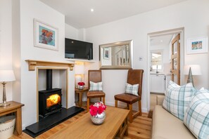 Lounge - The Nestle House (Winchester)