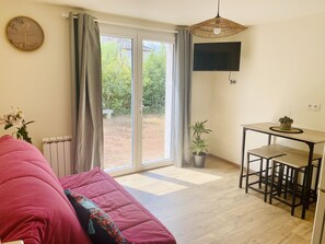 1 chambre, lit parapluie, Wi-Fi gratuit, draps fournis