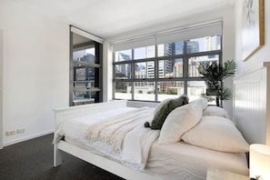 1 habitación, tabla de planchar con plancha, wifi y ropa de cama