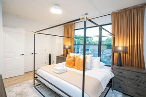 4 habitaciones, tabla de planchar con plancha, cuna de viaje y wifi 