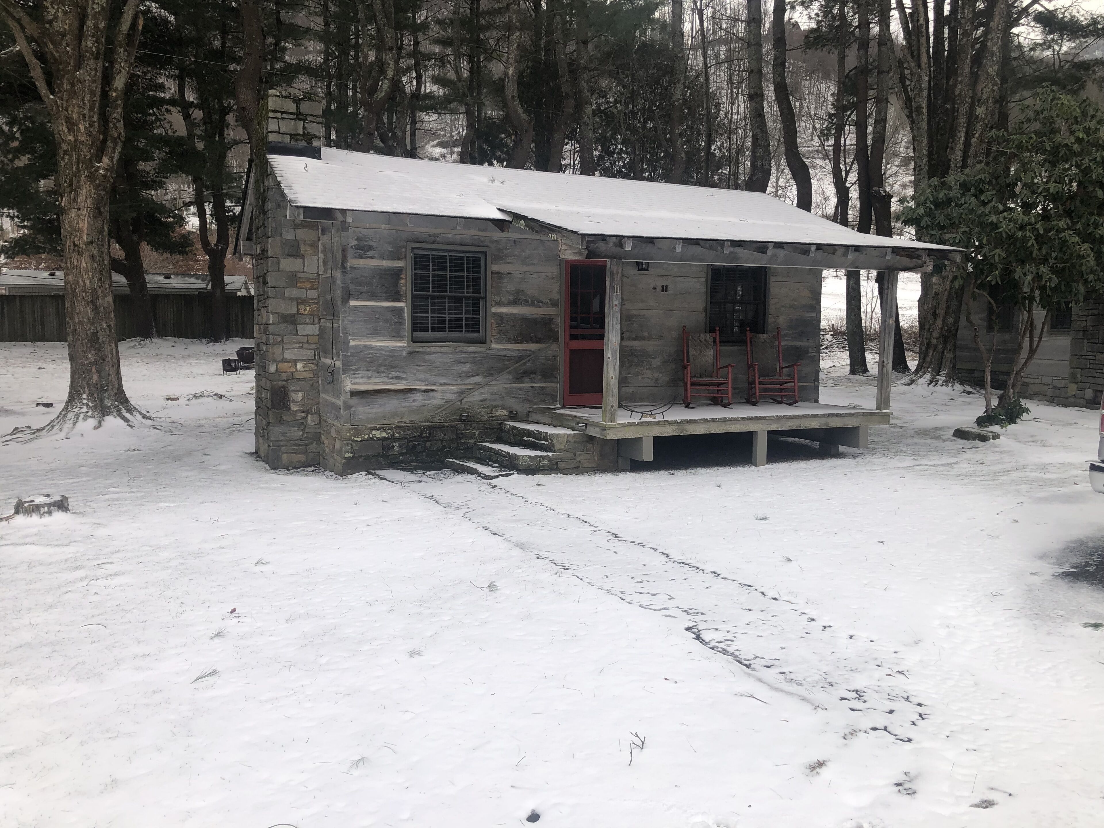 Cabin 11 - Tranquility in Pioneer Village, The Great Smoky Mountains, NC