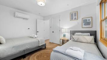 2 bedrooms, desk, travel crib, WiFi