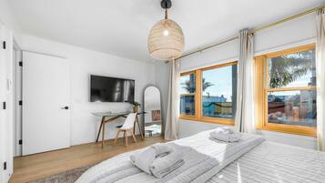 2 soverom, skrivebord, reiseseng for barn og wi-fi
