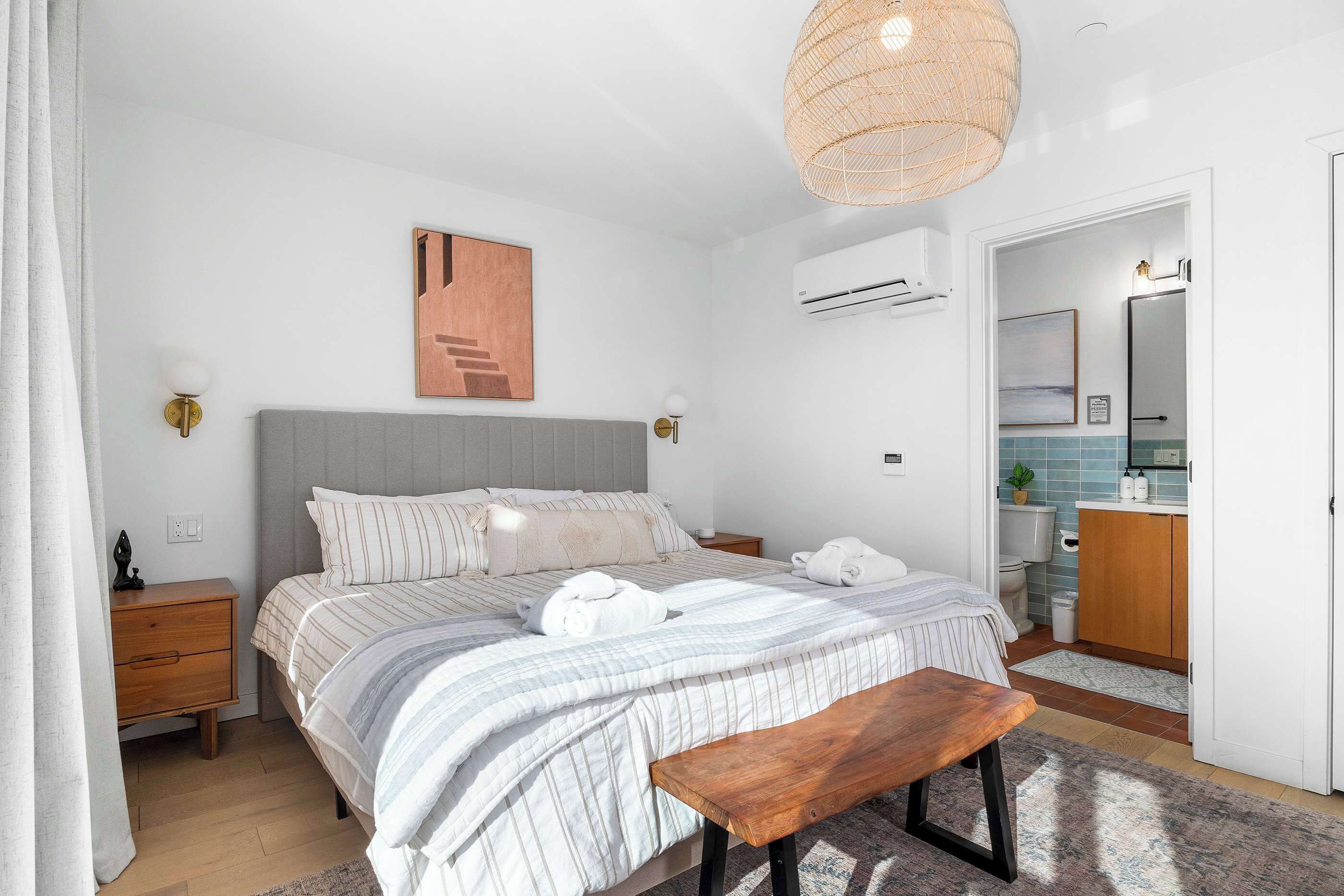 2 bedrooms, desk, travel crib, WiFi
