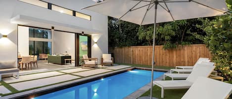 Piscine extérieure, piscine chauffée