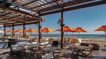 Beach views, serves lunch and dinner