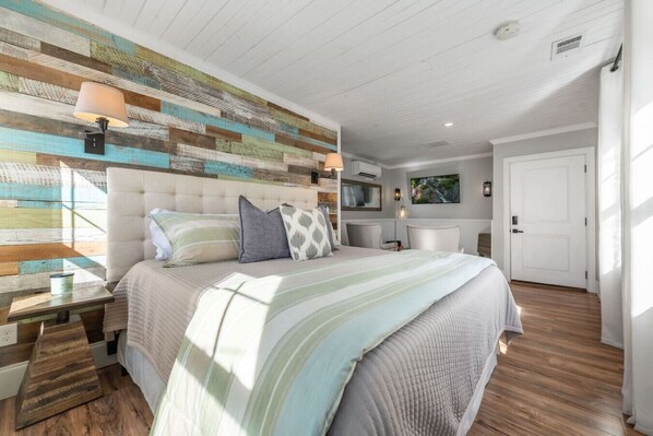 Iron/ironing board, travel cot, free WiFi, bed sheets - Modern Penthouse Suite in historic downtown Blue Ridge, GA (Blue Ridge)