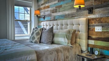 Iron/ironing board, travel cot, free WiFi, bed sheets