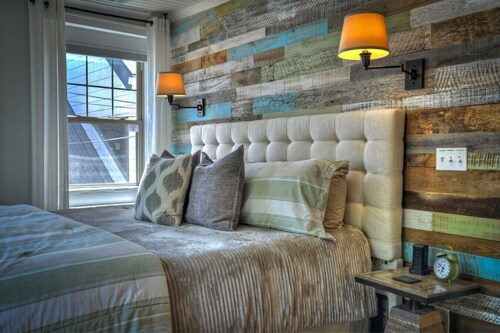 Modern Penthouse Suite in historic downtown Blue Ridge, GA