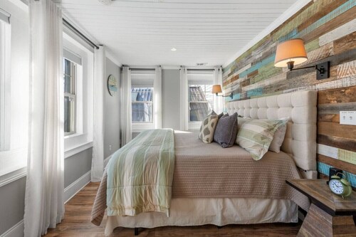 Modern Penthouse Suite in historic downtown Blue Ridge, GA