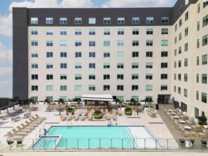 Outdoor pool, free pool cabanas, pool umbrellas