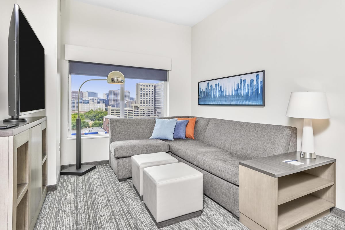 1 bedroom, premium bedding, in-room safe, laptop workspace