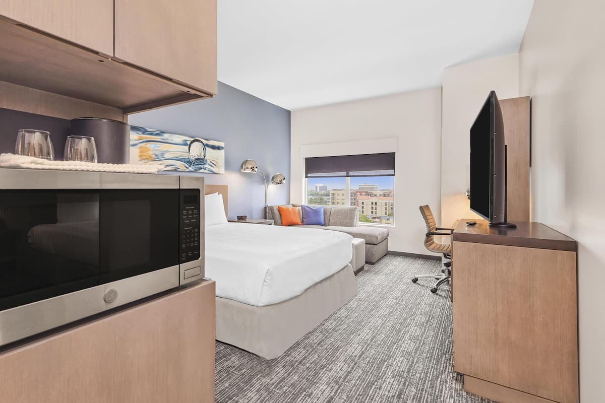 1 bedroom, premium bedding, in-room safe, laptop workspace