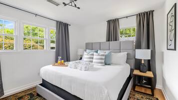 3 slaapkamers, een strijkplank/strijkijzer, wifi