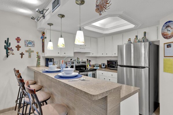 Unclassified image, 1 of 24, button