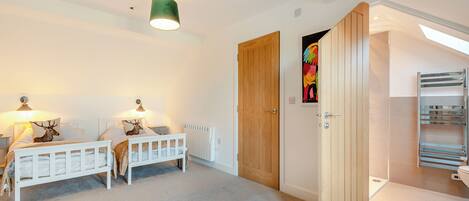 3 bedrooms, free WiFi, bed sheets